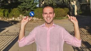 Giulio Poesini, insegnante a 22 anni nella scuola dove aveva studiato: “Ho vinto il concorso, sono felice ed emozionato”