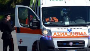 Tragico scontro fra due moto: muore centauro