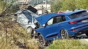 Sangue alla Casona. Scontro tra due auto. Muore una pensionata