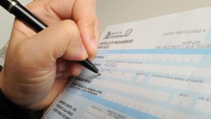 Modello 730: ultima chiamata. Rimborsi subito in busta paga. Le novità per bonus e sconti