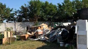 Scoperti mentre abbandonano rifiuti: multe fino a 4.500 euro