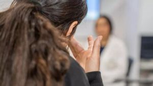 Las empresas inician una ofensiva para recortar el salario de los trabajadores de baja