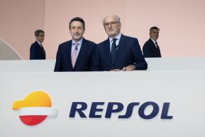 Repsol, hacia el mejor año de su historia: récord en bolsa y beneficios al calor de Trump
