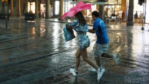 Meteo Toscana, l’estate se ne va. Crollo delle temperature e temporali (forti) in arrivo: “Massime non oltre i 20-23 gradi”