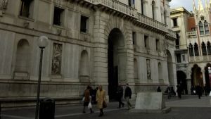 Le opposizioni bocciano Giordani: «Fallimentare sulle grandi opere»