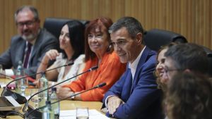 Sánchez insufla ánimos al PSOE para “salir a ganar, no a empatar” y erigirse en dique contra la ultraderecha “cuatro años más”
