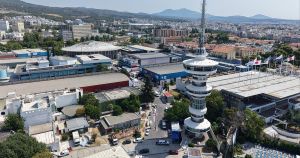 Με τον Ανθρωπο και τη χρεοκοπία