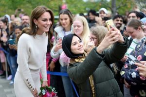 Prince William, Kate Won't Get Involved In Harry And Meghan 'Circus,' Royal Insiders Say This Autumn