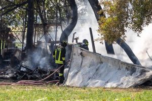 Brazzolo, incendio nell’azienda agricola: distrutti tre trattori e 4 roulotte
