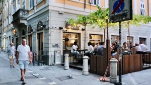 Tentato furto in viale XX Settembre a Trieste: ladri in fuga, un arresto