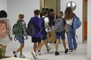« Pénurie généralisée », « crise de l’école inclusive »… Une enquête dresse le « bilan catastrophique » d’Emmanuel Macron sur l’éducation