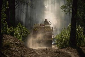 Après un été ravagé par les incendies, les pompiers accusent le gouvernement de jouer avec le feu et appellent à la grève