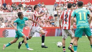 Duñabeitia, madera de líder: los datos del central del Sporting y la intrahistoria de su fichaje