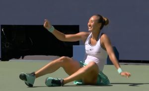 (VIDEO) Zheng Qinwen Erases Another 0-5 Deficit To Stun Iga Swiatek, Reach US Open Quarterfinals