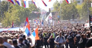FOTO Ispraćaj krvnika iz Srebrenice: Mladić pokopan pred tisućama ljudi, na sprovodu ministri, Dodik i Vučićev sin
