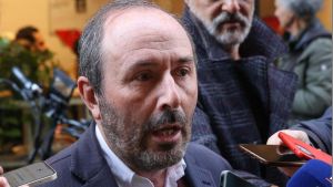 Scambio di salme in obitorio. Il Comune trasferisce un dipendente, la famiglia pronta a chiedere i danni