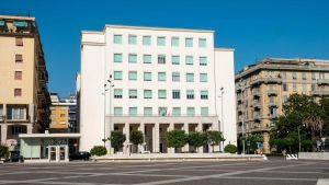 Operazione da 6,5 milioni di euro: l’imprenditore italo-svizzero Obino si compra il palazzo delle Entrate