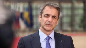 Miço aşka geldi