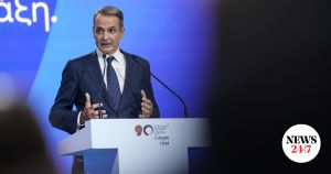 Σμπαράλια δεξιά κι αριστερά, επιπλέει ο Μητσοτάκης…