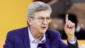 Difesa, Ue e Nato, le parentele rossobrune di Mélenchon con AfD e Rn