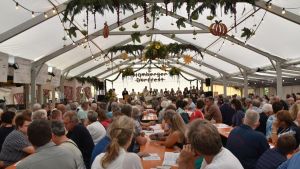 Der perfekte Sommer-Abschluss: Strahlender Sonnenschein verwöhnt Besucher des Homberger Dorffests