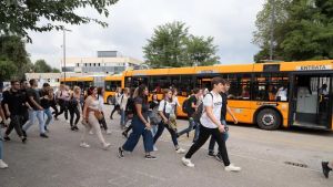Scuola al via a scaglioni, Mom corre ai ripari: circa 40 corse in più