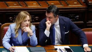 Boom dell’ultradestra in Germania, il silenzio di Meloni. Ora Vannacci fa più paura