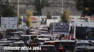 Cantiere Caracciolo per l'America's Cup e caos in via Acton: il lunedì nero del traffico a Napoli