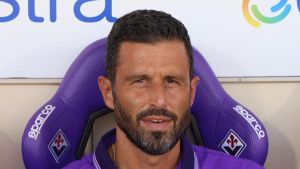 L’allenatore che la stagione scorsa ha stupito in neroverde. Mister Grosso già esonerato . L’upgrade viola si rivela un flop