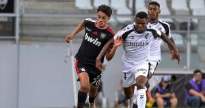 Vitória SC — Assim é difícil...