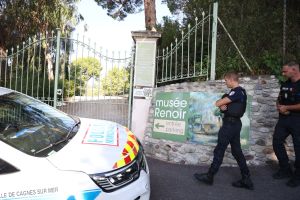 Thieves steal works worth $10 million from Renoir museum in France
