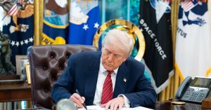 Trump quiere mandar hasta en las tasas de interés
