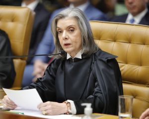 De que lado ficará Cármen Lúcia?