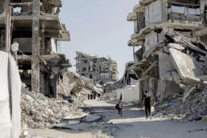 Le déblaiement des gravats à Gaza par Israël pourrait être un moyen de détruire les preuves du génocide, selon la rapporteure de l’ONU Francesca Albanese