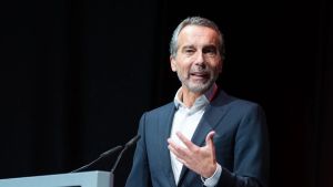 Nahe Eishockey-Revolution mit Christian Kern