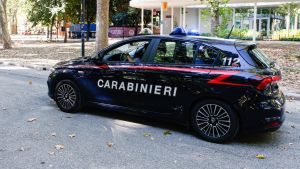 Vimodrone, un tamponamento nel parcheggio del supermercato fa scoprire maxi furto: due arresti