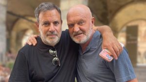 Il ritorno di Andrea Pucci, ecco le immagini esclusive sul set del film diretto da Fausto Brizzi: “Se c’ero dormivo”