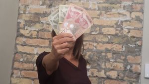 Za 6.000 dinara prvog dana prijavilo se više od 800.000 građana: „Ta cifra govori o položaju srpskog radnika i građanina“