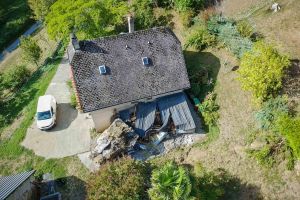 « On pensait que ça pouvait arriver mais sans imaginer que ça puisse être si gros » : à Louvie-Soubiron, un rocher de 100 tonnes se décroche, une maison miraculée