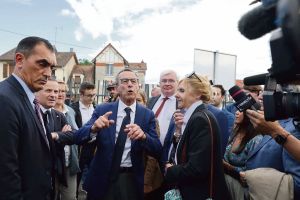 Présidentielle 2027 : quand Bruno Retailleau et Marine Le Pen veulent faire du référendum une arme contre l’État de droit