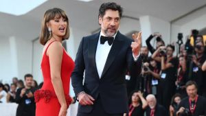 Le cinepagelle della settima giornata: il Lido arrossisce per Penélope Cruz e Javier Bardem. Occhio al volo di Rocío