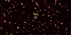 El planeta negro TrES‑2b, un mundo de eterna oscuridad
