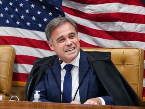 O operador interno do golpe: Mendonça produz a crise que Washington precisava