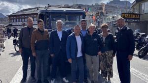Lo Stelvio si scala con l’autobus: e l’ambiente ci guadagna