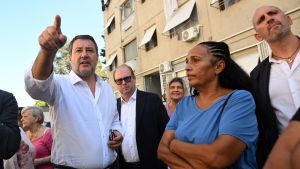 I dilemmi di Meloni: abbassare o no la soglia per il premio di maggioranza? Altro scontro Lega-FI