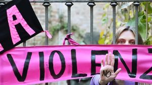 Donne vittime di violenza, in un anno 3.537 Sos. E l’aumento è costante