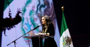 Accedemos a la denuncia contra Ayuso en el Supremo por su viaje a México: quién pagó y por qué se habla de cohecho
