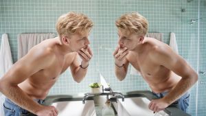 Gen Z, giovani consapevoli: sempre più attenti a salute e alimentazione. La trappola social: troppa pressione sull’aspetto fisico