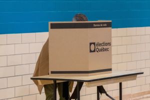 Je ne suis pas un poteau, je suis un réverbère!