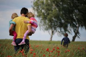 Ακρίβεια και οικογένεια: Η φορολογική απόδειξη ως εργαλείο στήριξης